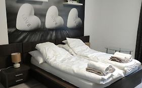 Freedom-Fehervar Apartman